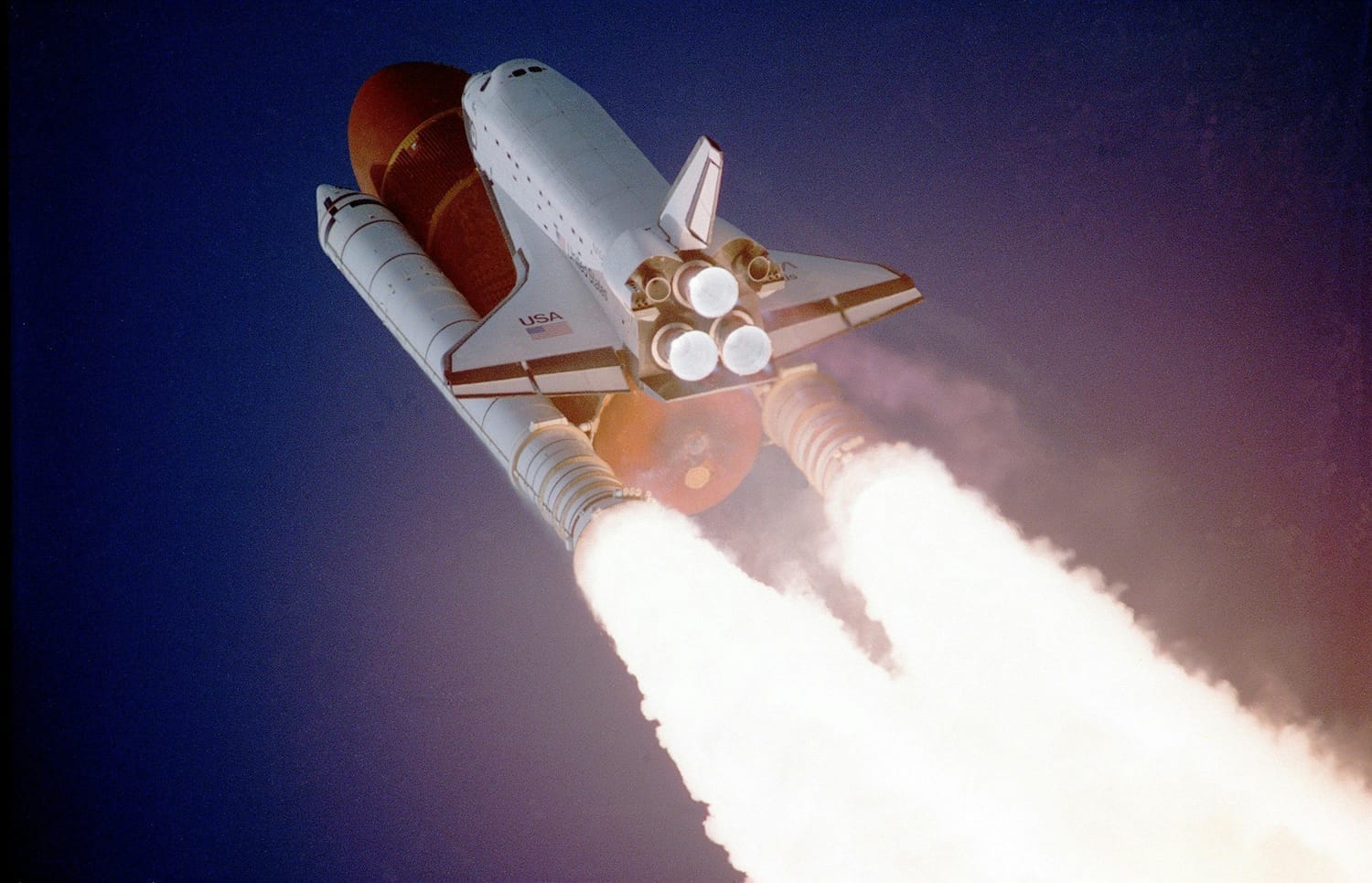 Pic of a space shuttle going into space