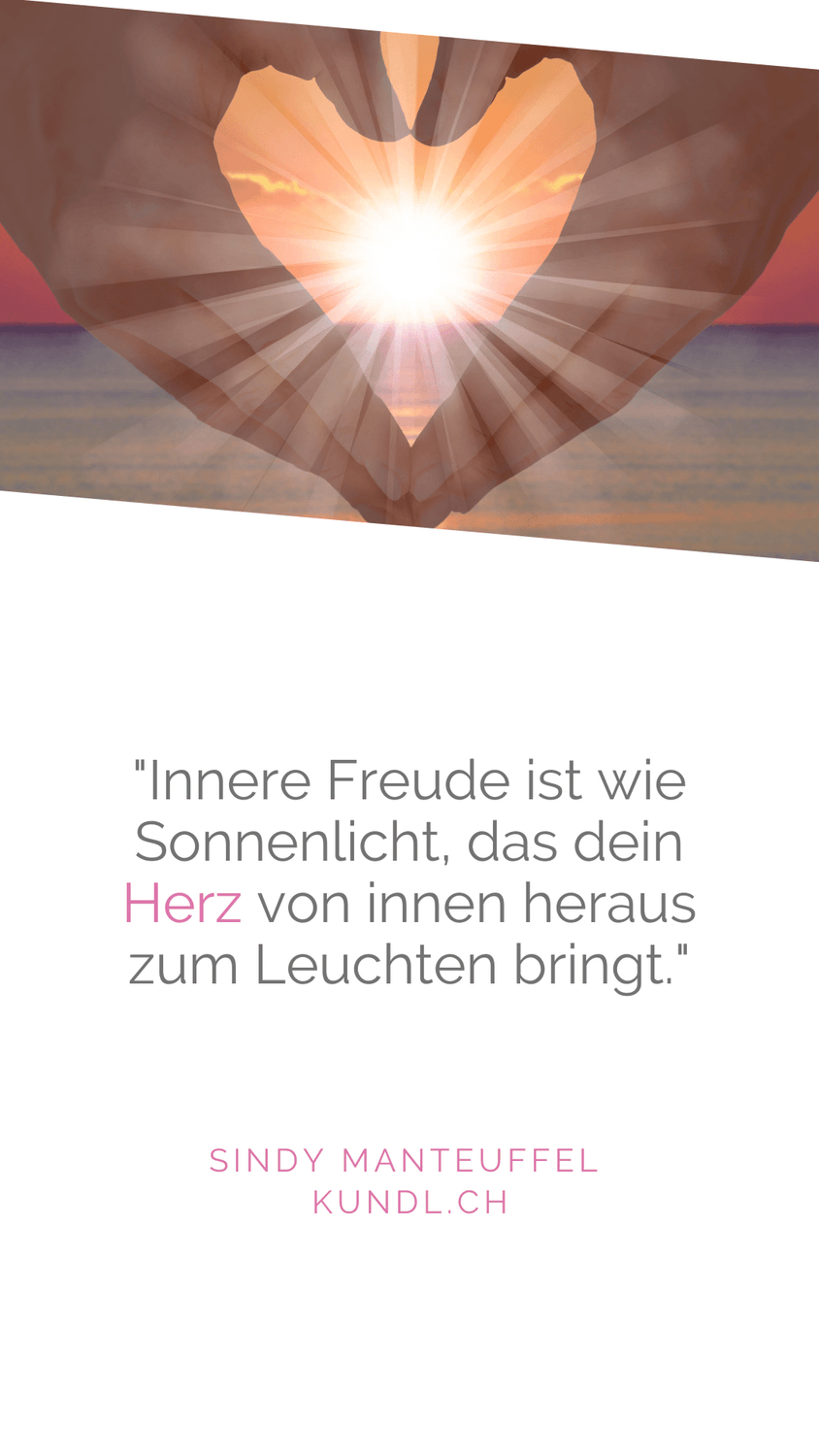 Hände in Herzform vor einem Sonnenuntergang