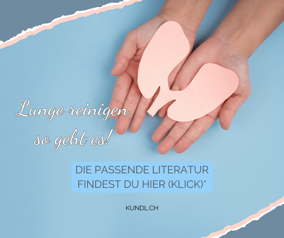 Hände auf denen eine Papier-Lunge liegt zur Aufforderung die Lunge reinigen