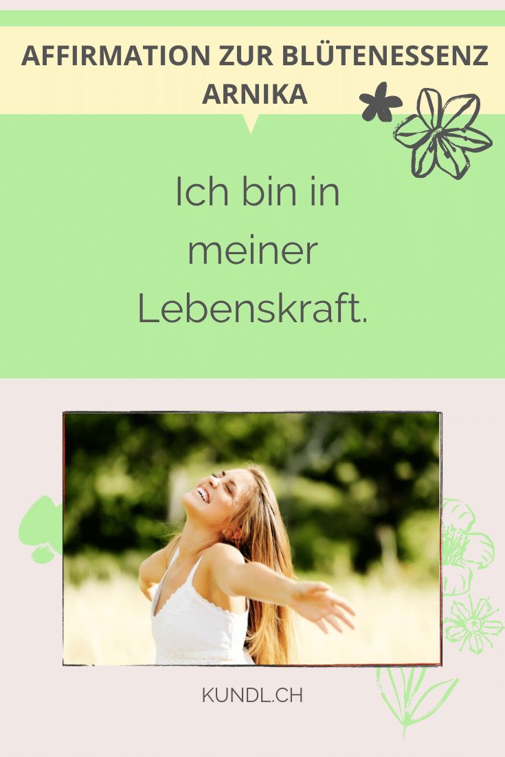 junge Frau mit ausgebreiteten Armen als Symbol für Lebenskraft