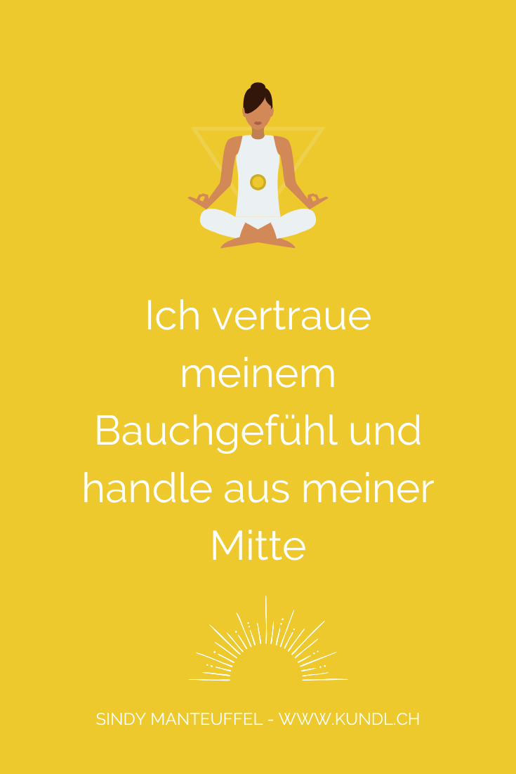 Frau im Lotussitz und Affirmation zum Nabelchakra