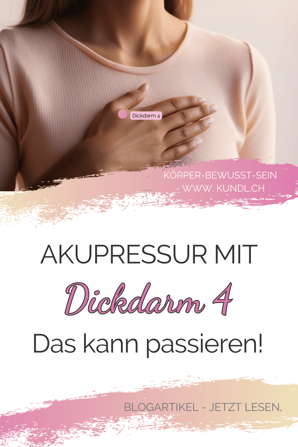 Hand auf dem Herz mit markierten Dickdarm 4 Akupressur-Punkt