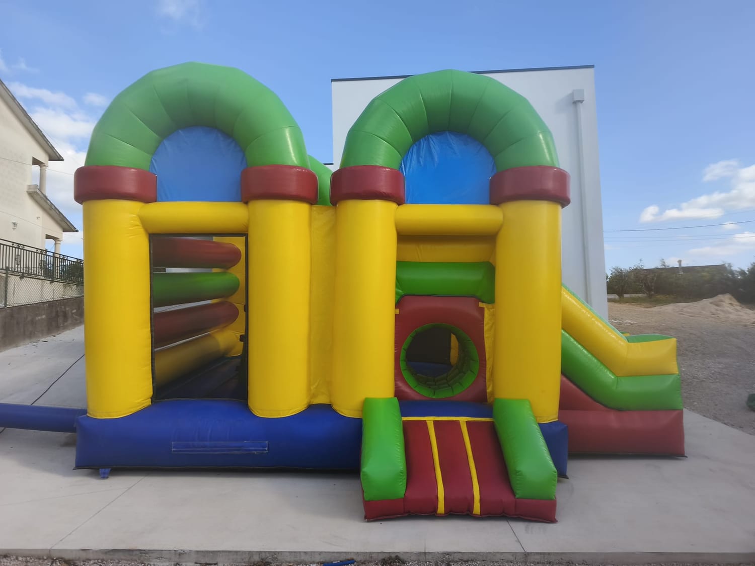 Insuflável Mega Diversão para festas infantis