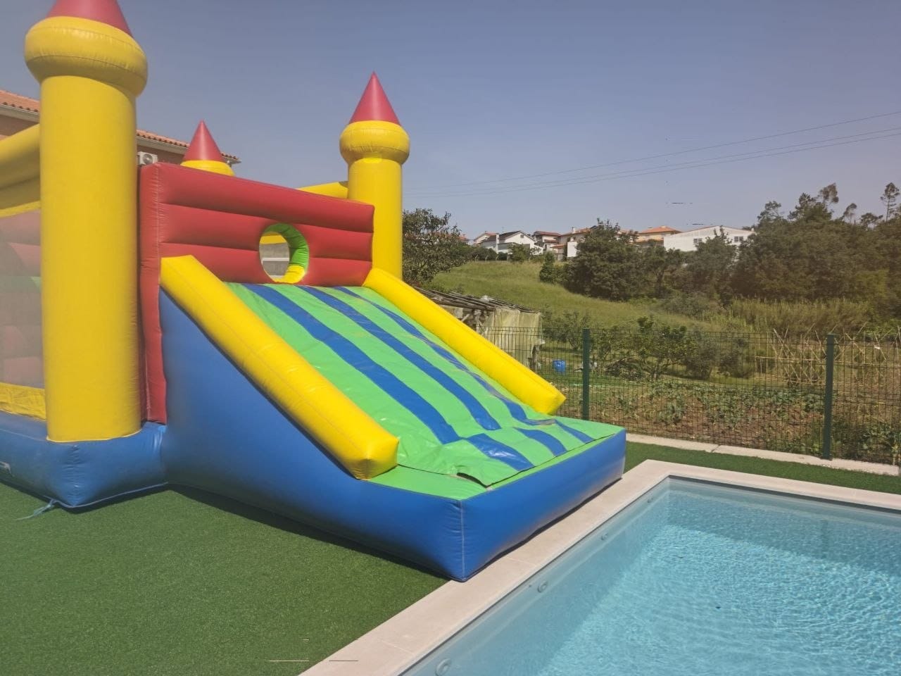 Insuflável Castelo Escorrega com zona de pula e escorrega