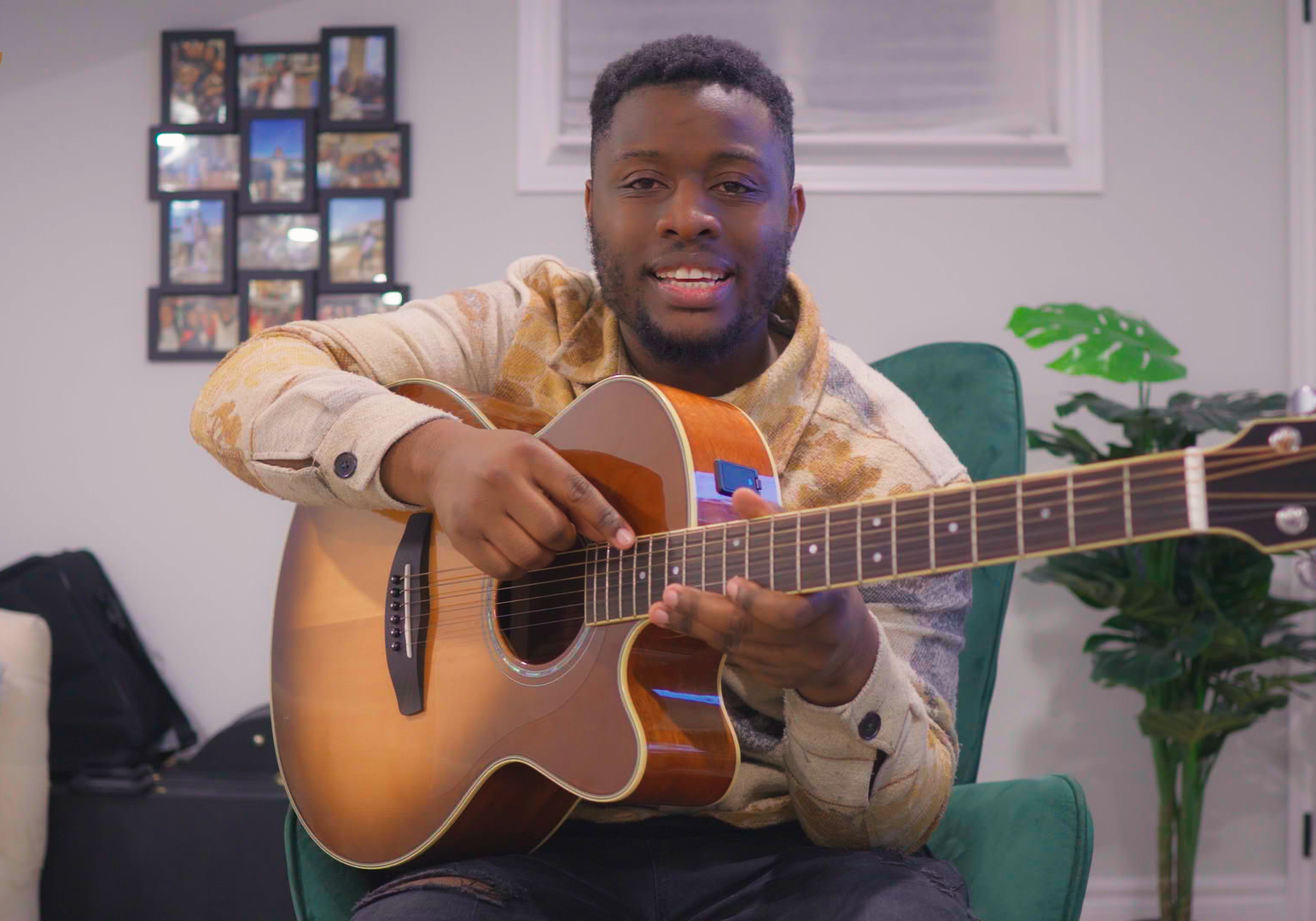 How to Hold the Acoustic Guitar
