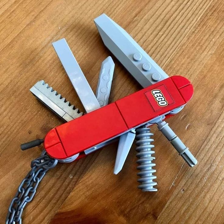 Essentials: LEGO multitool