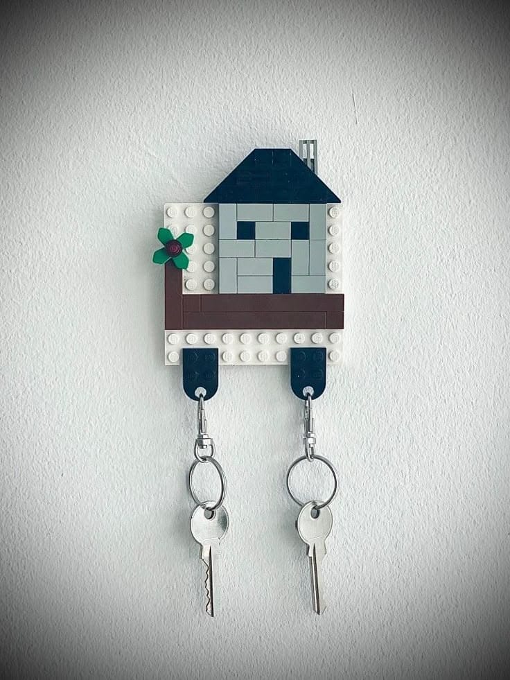 DIY LEGO key holder