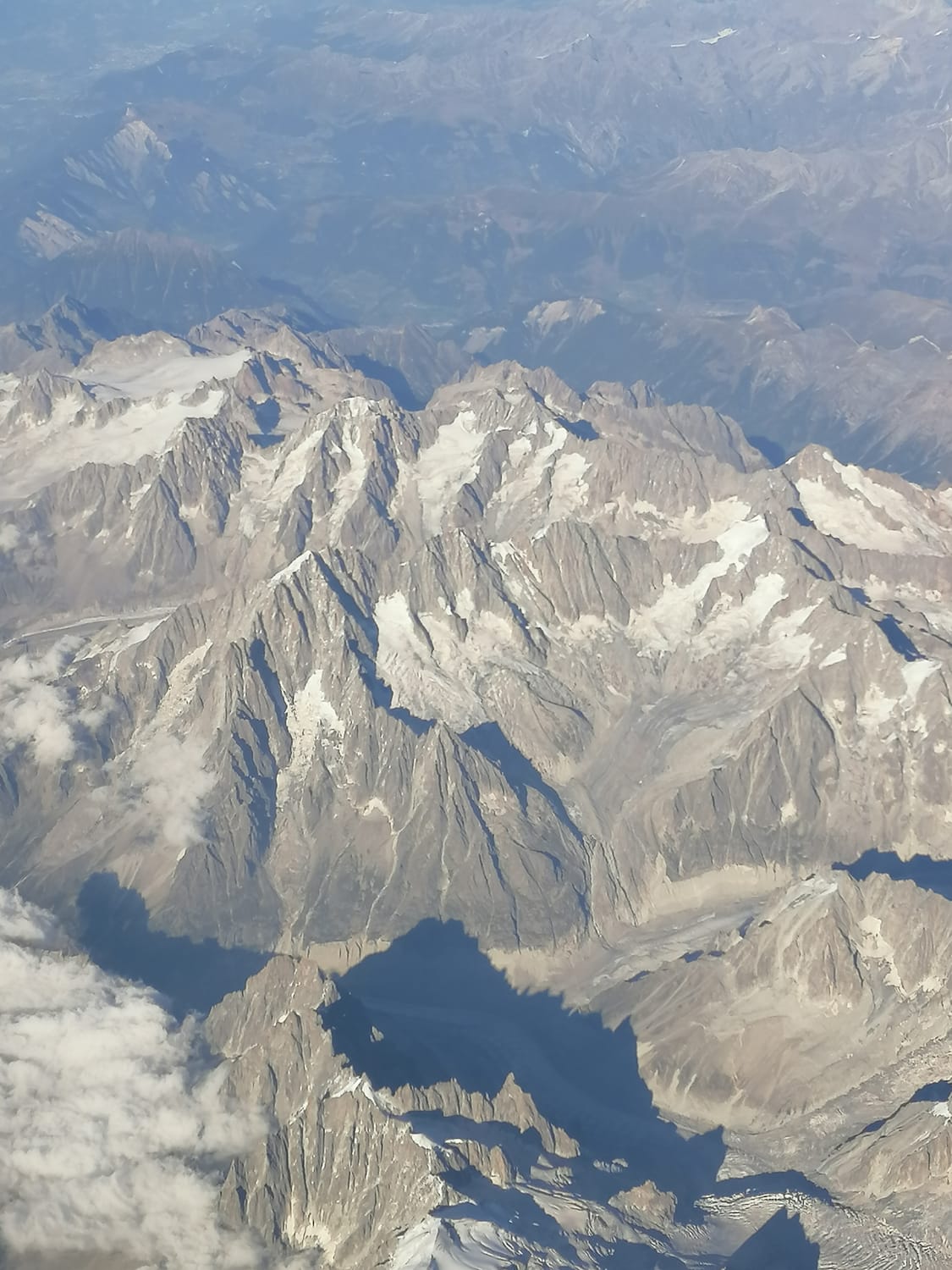 Somewhere over the Alpes