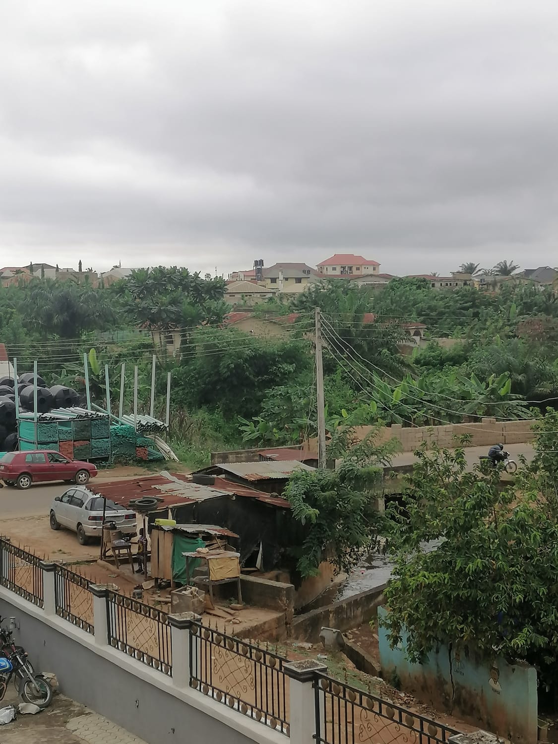 Maisemaa hotellin ikkunasta Ibadanissa