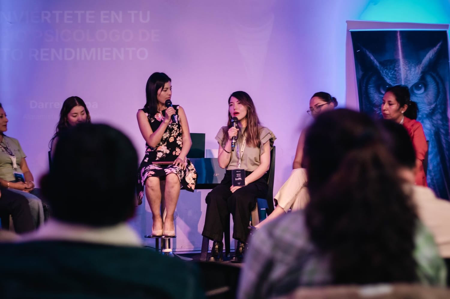 Mujeres empresarias en un encuentro RENASER