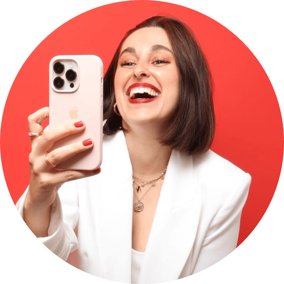 Nina Meraki, creadora de contenido y fundadora de UGC Academy
