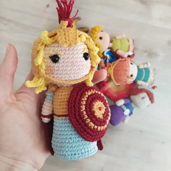 patron amigurumi diosa atenea