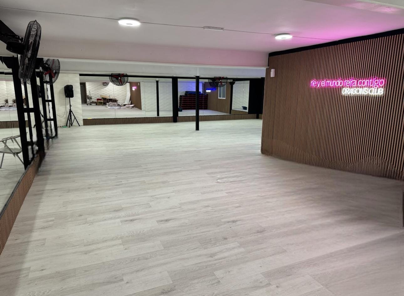 Sala de actividades dirigidas de Dragon's Club