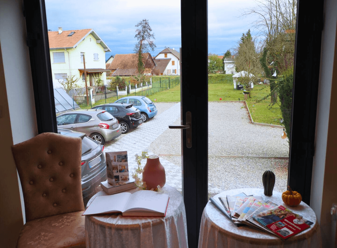 Vu sur le jardin depuis la salle commune