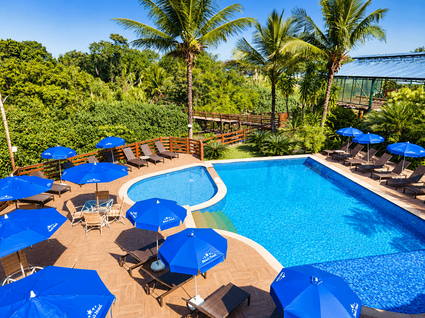 Piscina tropical da Rede Beach Hotéis