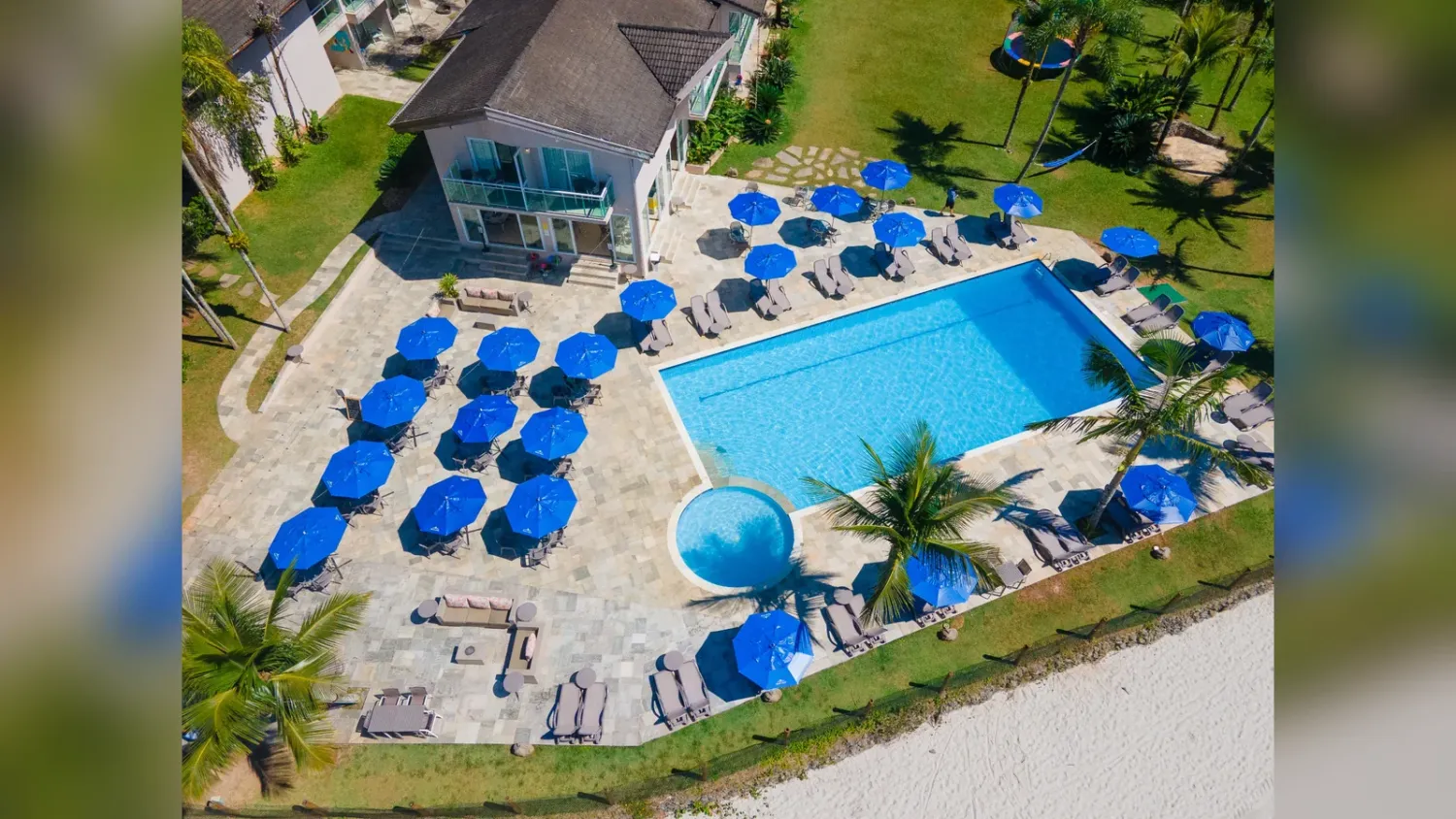 Piscina principal do Beach Hotel Juquehy