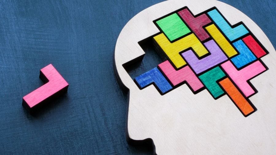 Brein als puzzel met ontbrekend stukje, symbool voor ADHD en zelfinzicht