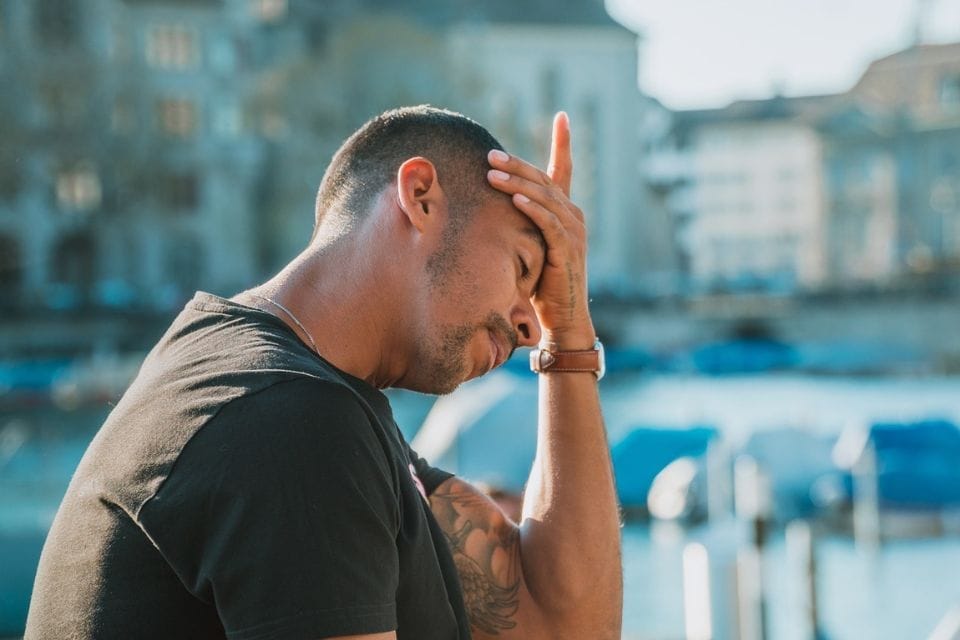 Leiderschap met ADHD – man ervaart stress en zoekt grip op focus en energie