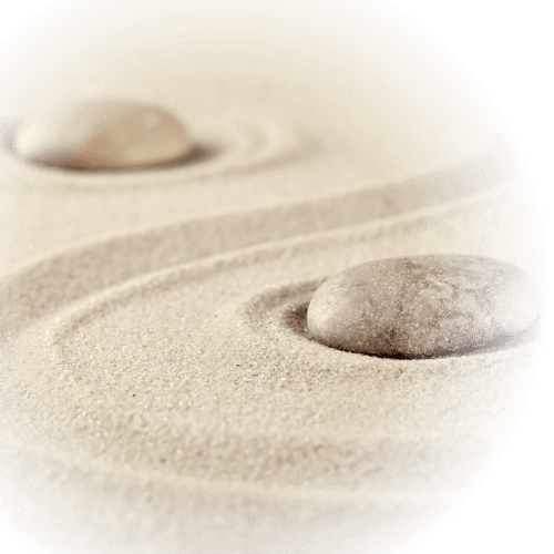 Sand mit 2 Steinen im Ying-Yang Stil für emotionale Stabilität und Gleichgewicht. 