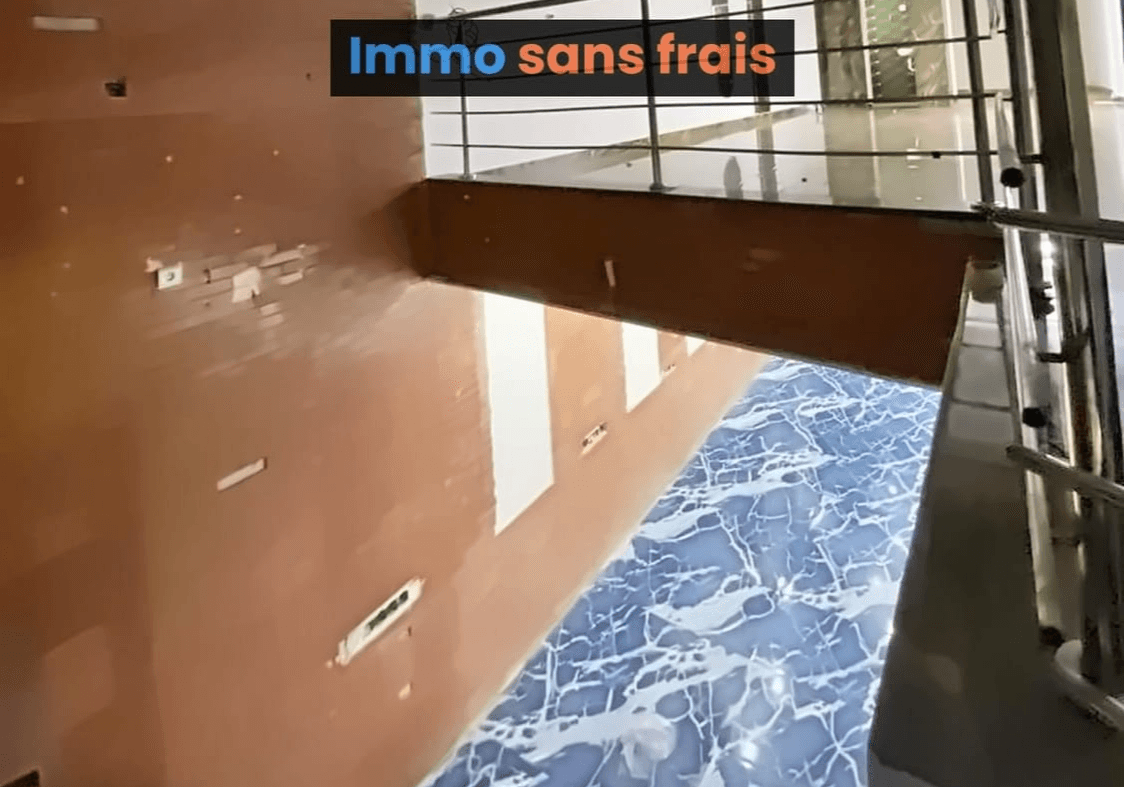 Local commercial à vendre de 74 m² avec parking à Palmier