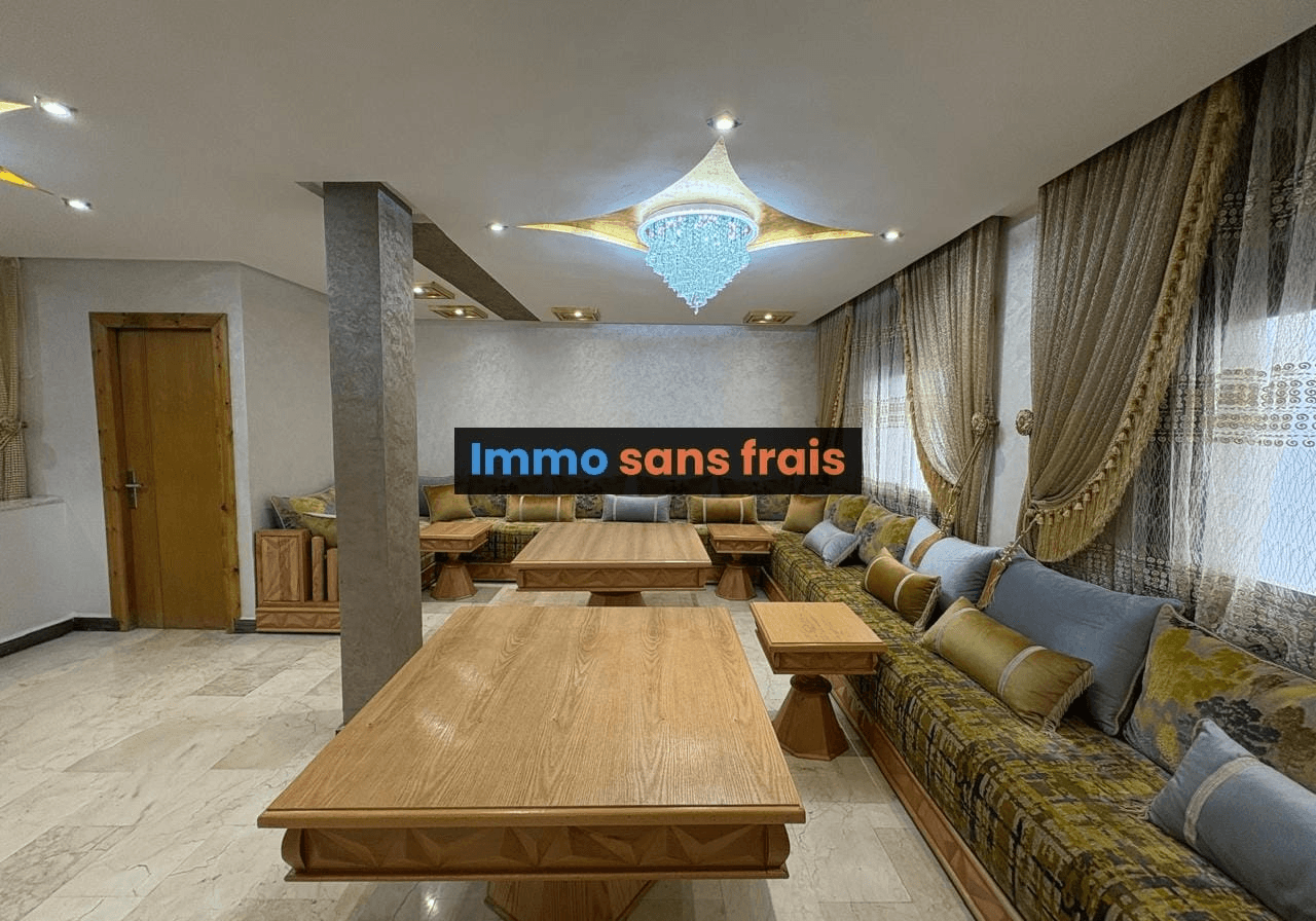 Villa de 350 m² construits avec terrasse à Oulfa
