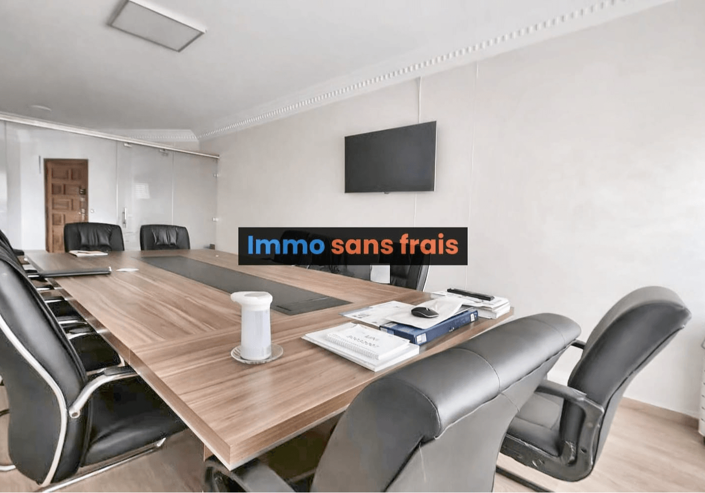 Bureau de 117 m² avec parking à Hôpitaux