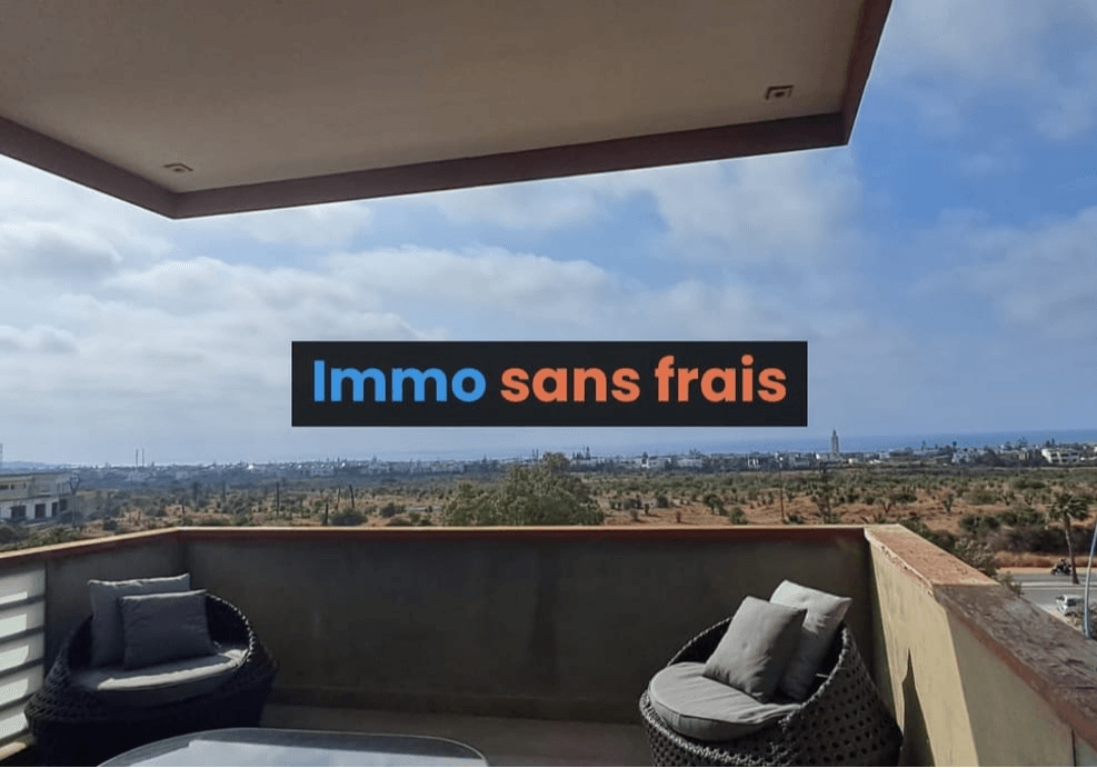 Appartement de 145 m² avec balcon à Dar Bouazza — Dar Bouazza