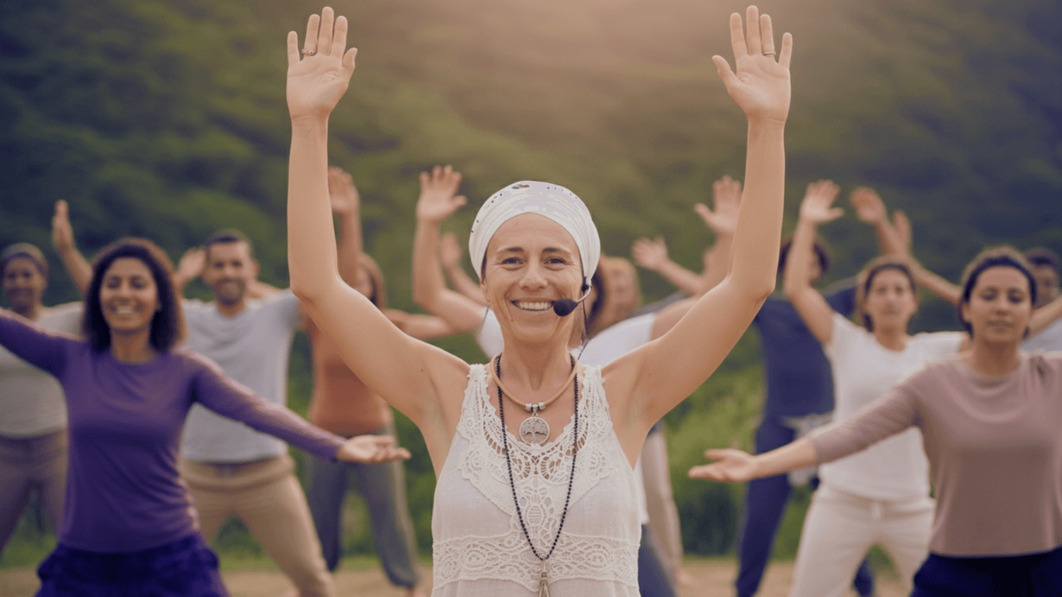 Teg Prem compartiendo su sabiduría en un formato de podcast o video.