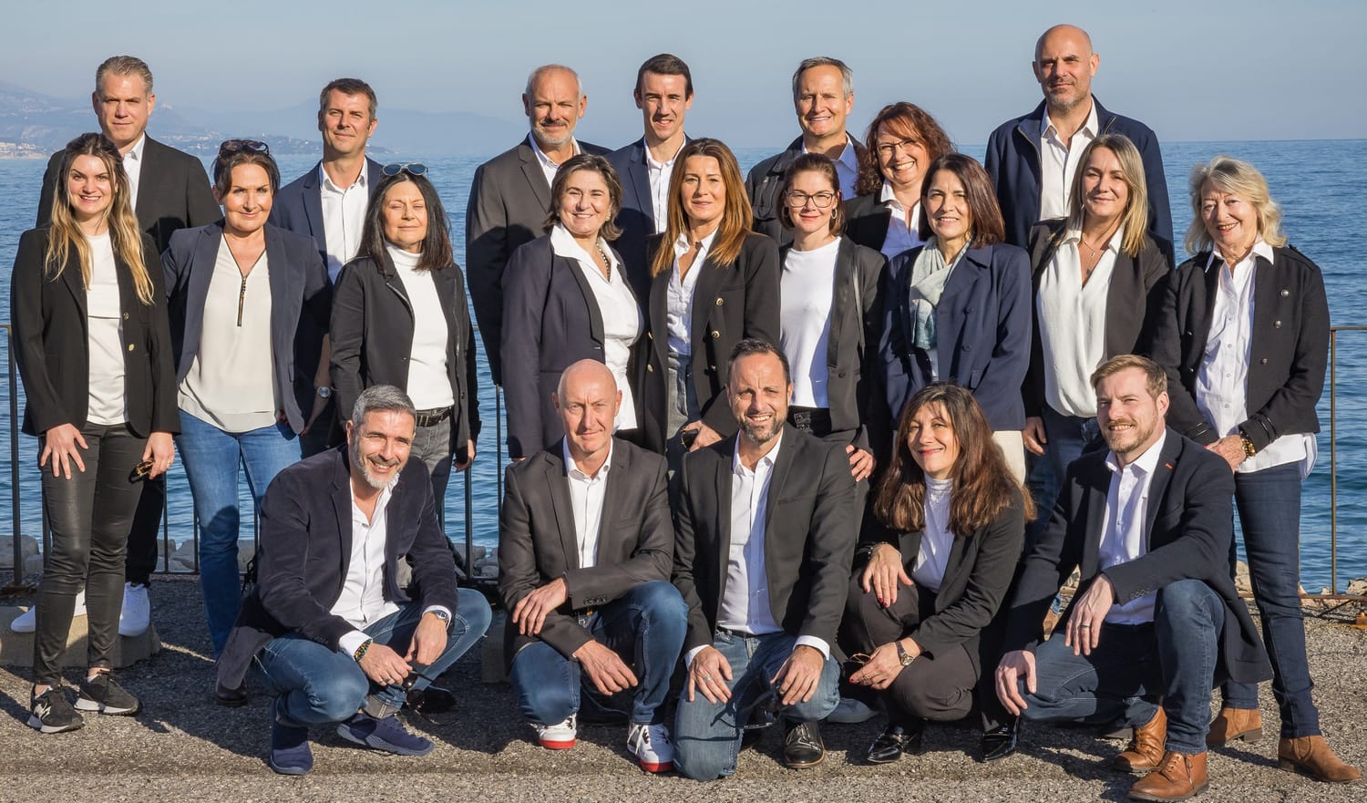 equipe de travail avec sandrine paoli safti reseau agents experts immobiliers