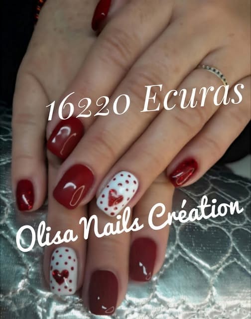 Ongles tout en douceur pour une valentine en rouge glamour 