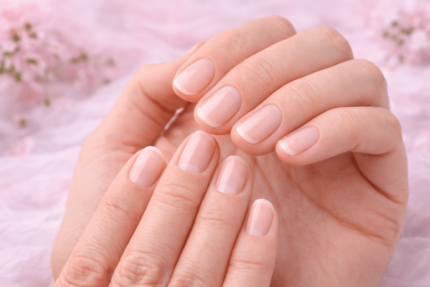 Résultat après retrait doux du semi-permanent : ongles brillants et en bonne santé