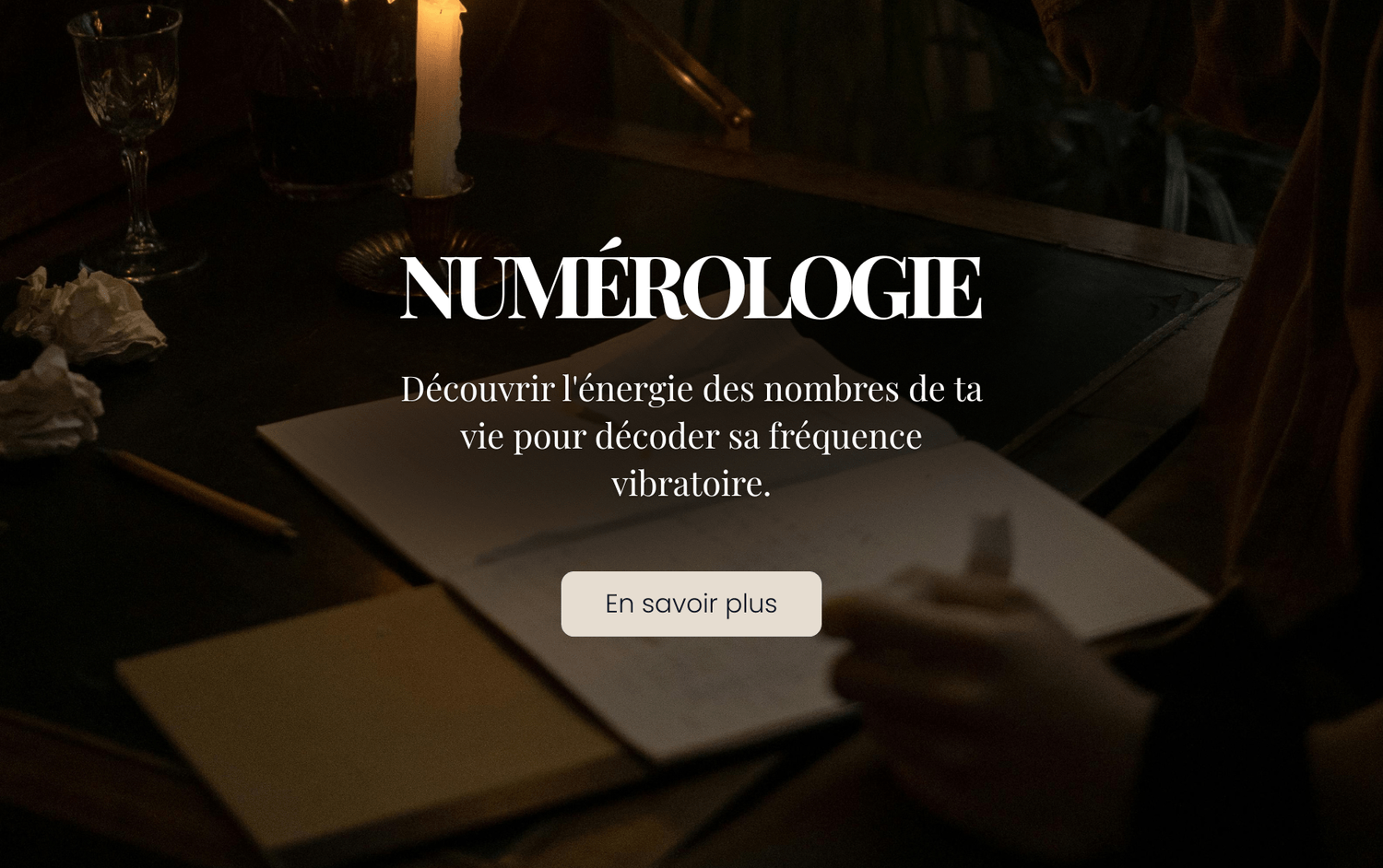 Numérologie : carnet et bougie pour le décodage de la fréquence vibratoire et de l'énergie des nombres.