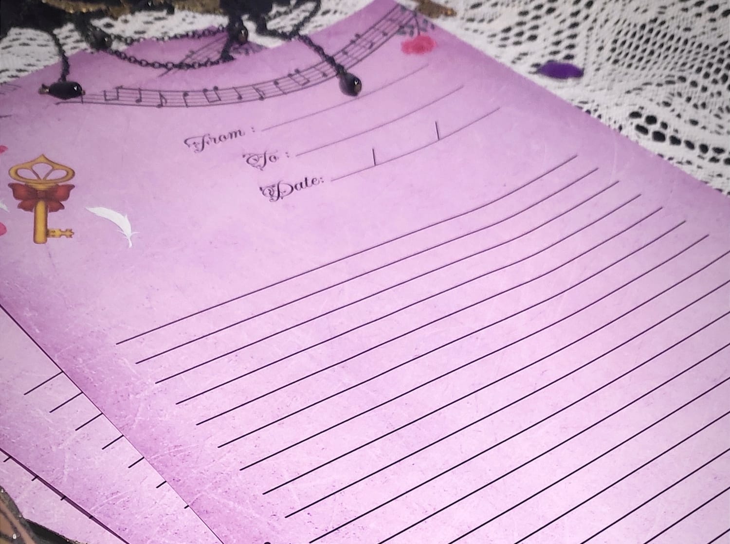 papier à lettre violet ancien style gothique
