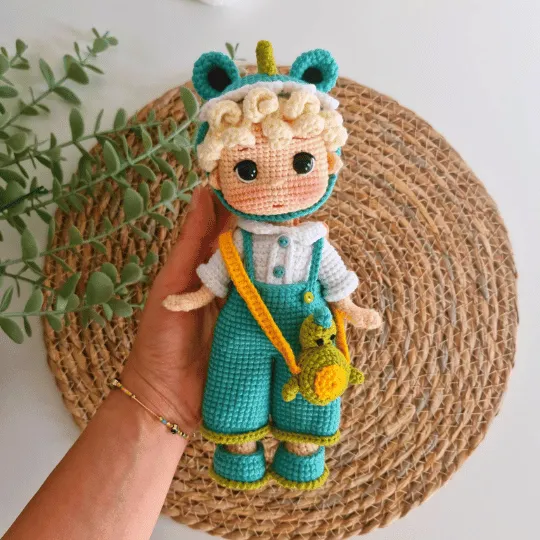 Amigurumi doll pattern #005