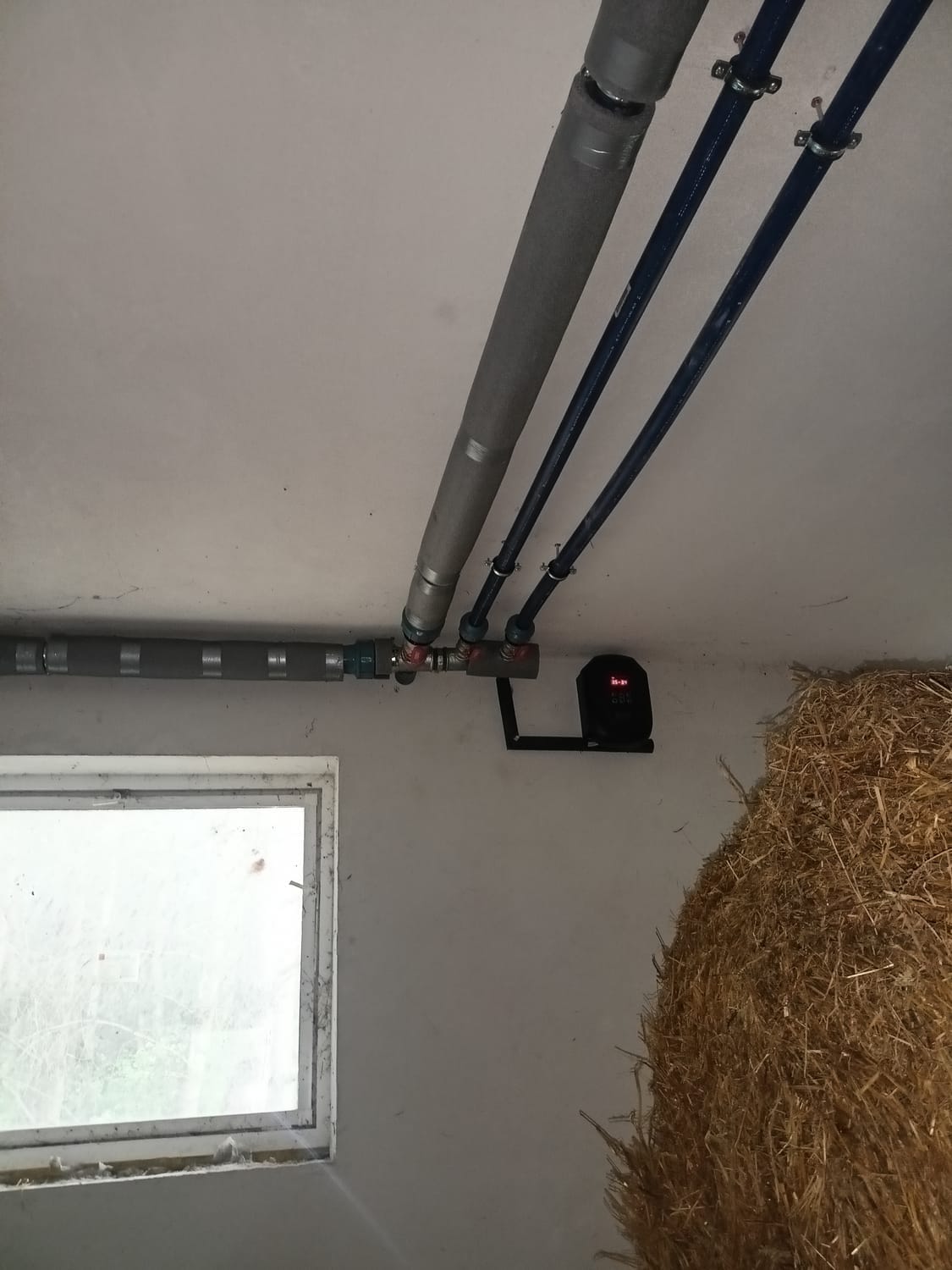 Instalacja wodna w pomieszczeniu gospodarczym