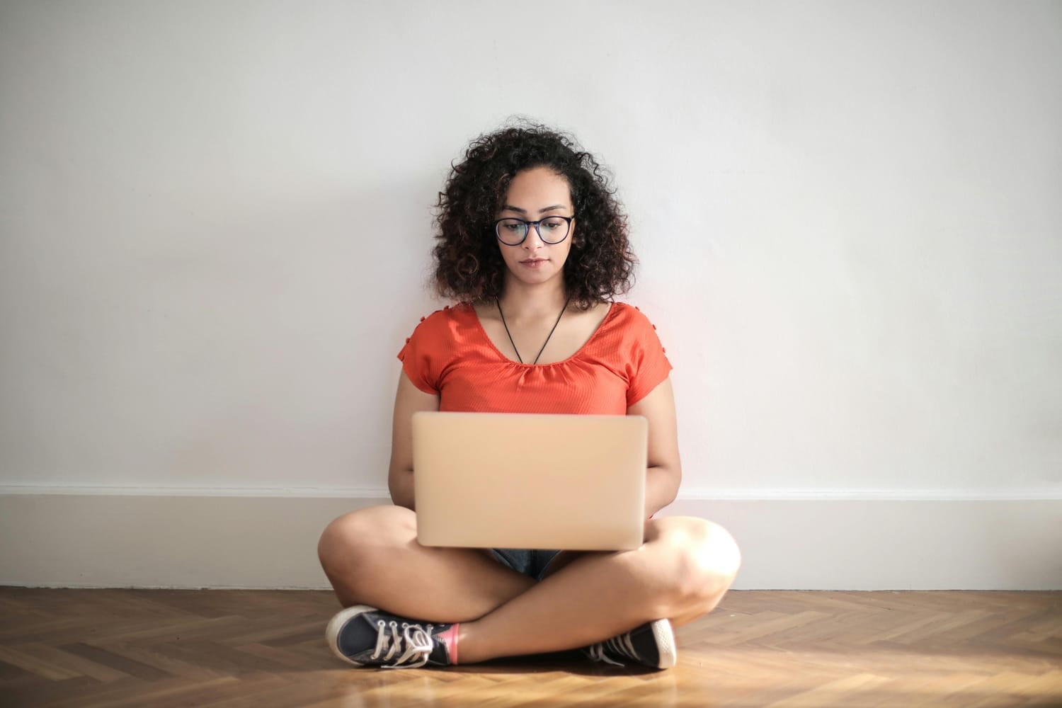 User accessing SocialSaleRep & Social Sale Rep platform for remote chat opportunities