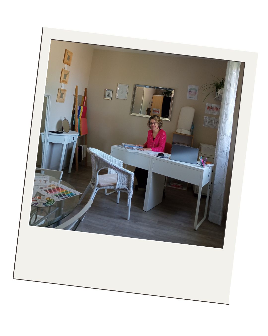 jill de jolie version dans l'agence 