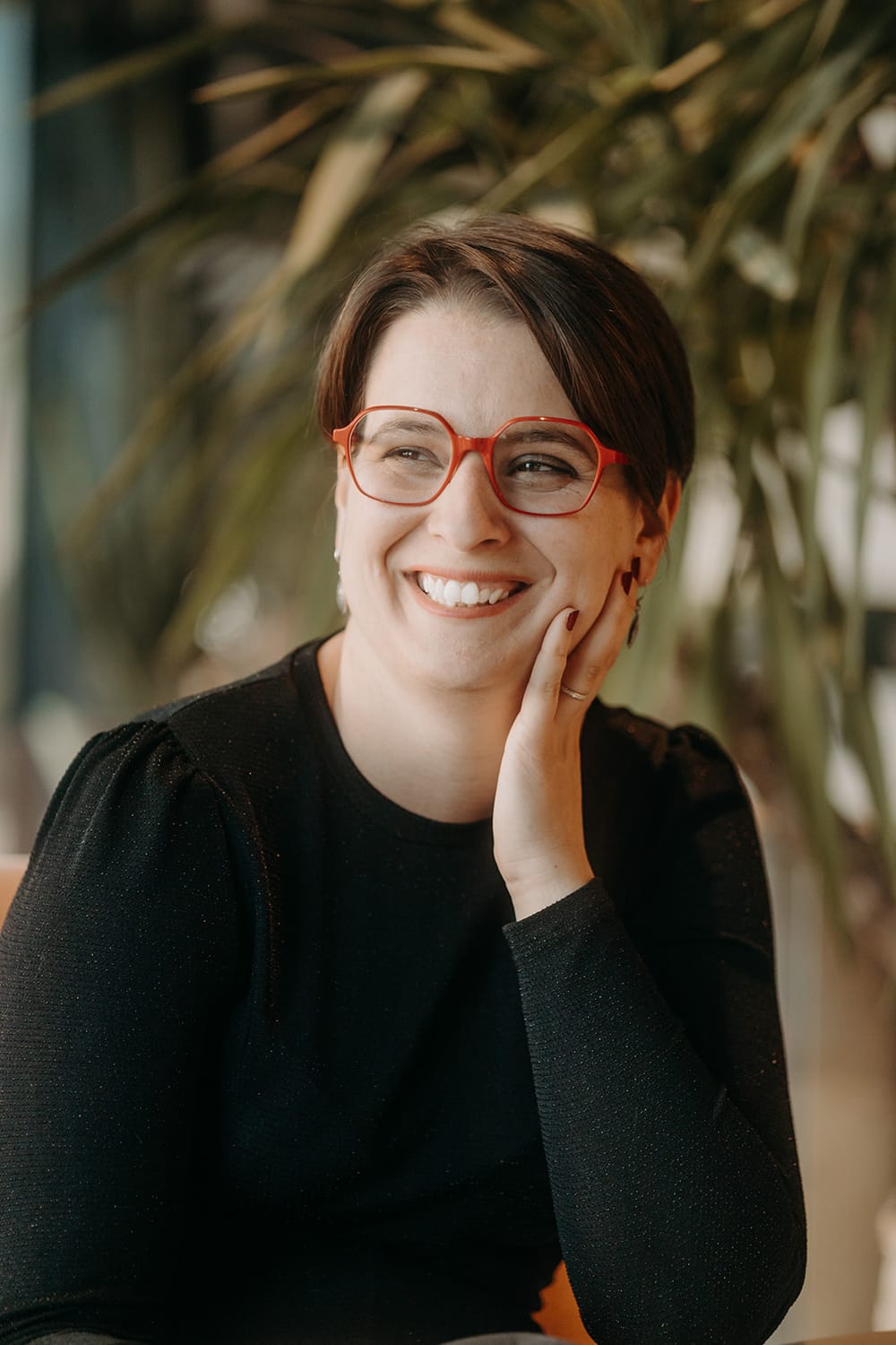 Marion Trevet, consultante en organisation pour les petites structures, en train de rire