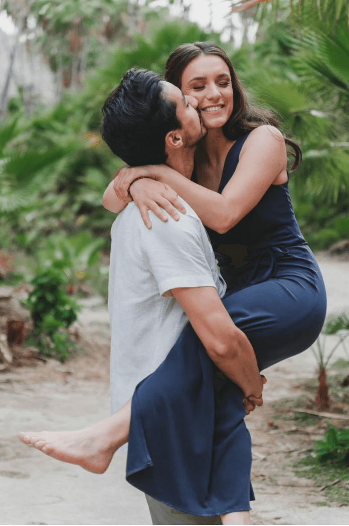 Frases de hombres no disponibles emocionalmente, Cómo saber si él no está disponible emocionalmente, Señales de que él es emocionalmente no disponible, Miedo al compromiso en las citas, Cómo poner límites al iniciar una relación, Citas conscientes para mujeres, Disponibilidad emocional en el amor, Límites emocionales sanos, Señales de dependencia emocional, Identificar red flags en las primeras citas, Comunicación valiente en las citas, Consejos para relaciones sanas, Inteligencia emocional en mujeres, Evitar relaciones tóxicas desde el inicio, Madurez emocional en relaciones de pareja
