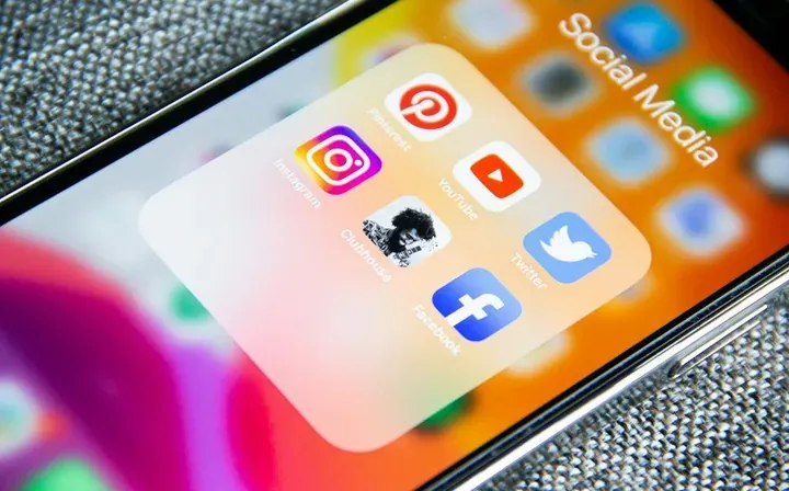 Applications de réseaux sociaux sur un smartphone