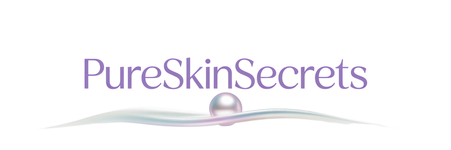 Das Logo: Schriftzug, PureSkinSecrets, mit Welle und Perle