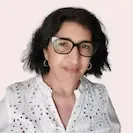 Portrait de Sade Diafat, partenaire en visibilité locale et stratégie e-mail.