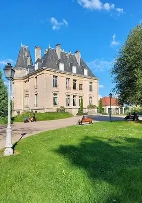 Château et Domaine du Charmois, patrimoine historique de Vandœuvre-lès-Nancy. Photo de Sade Diafat, experte seo local.