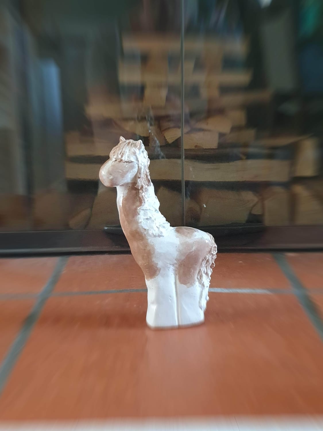 ein geschecktes Pferd