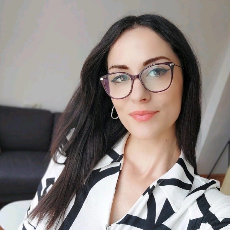Евелина Попова - Etsy & Digital Marketing Expert