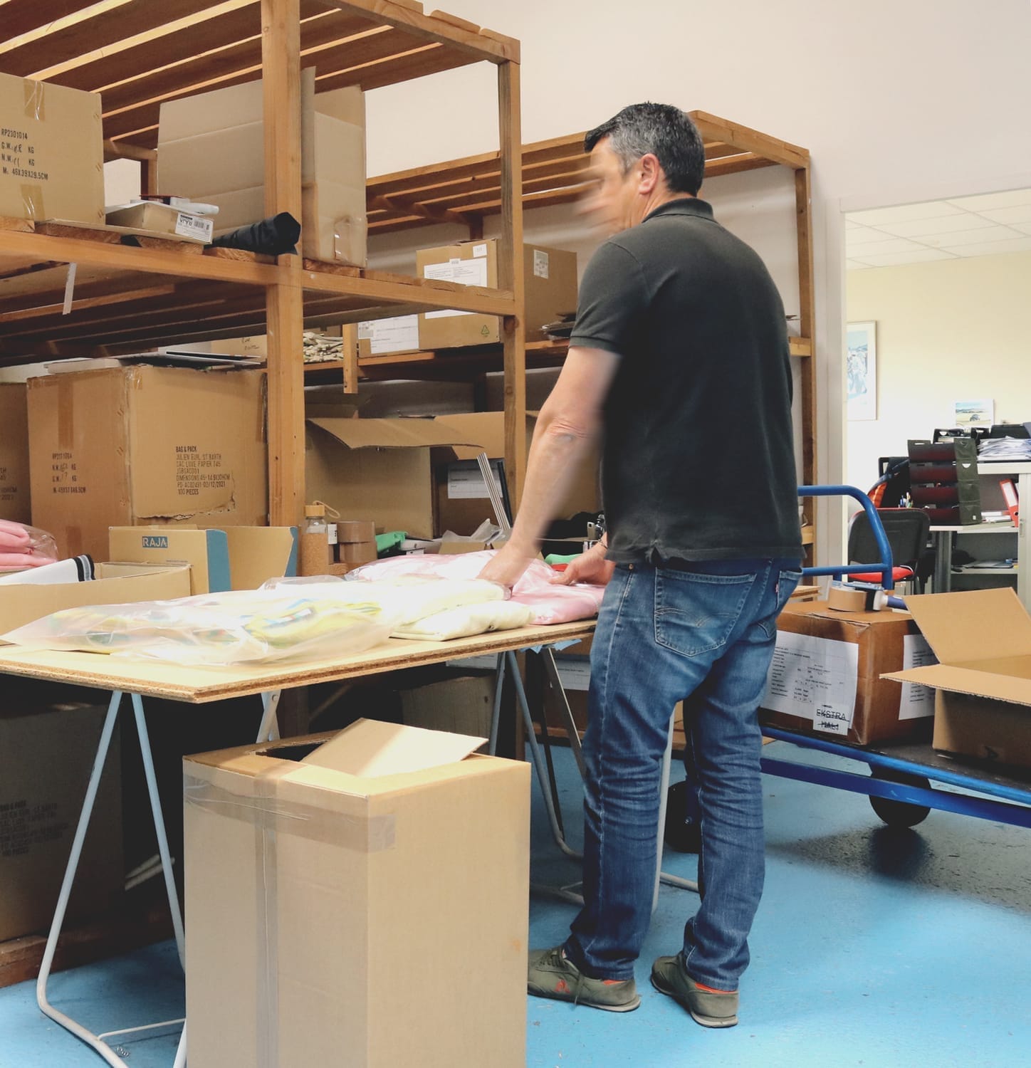 Préparation commandes e-commerce entrepôt Cosola logistique Charente