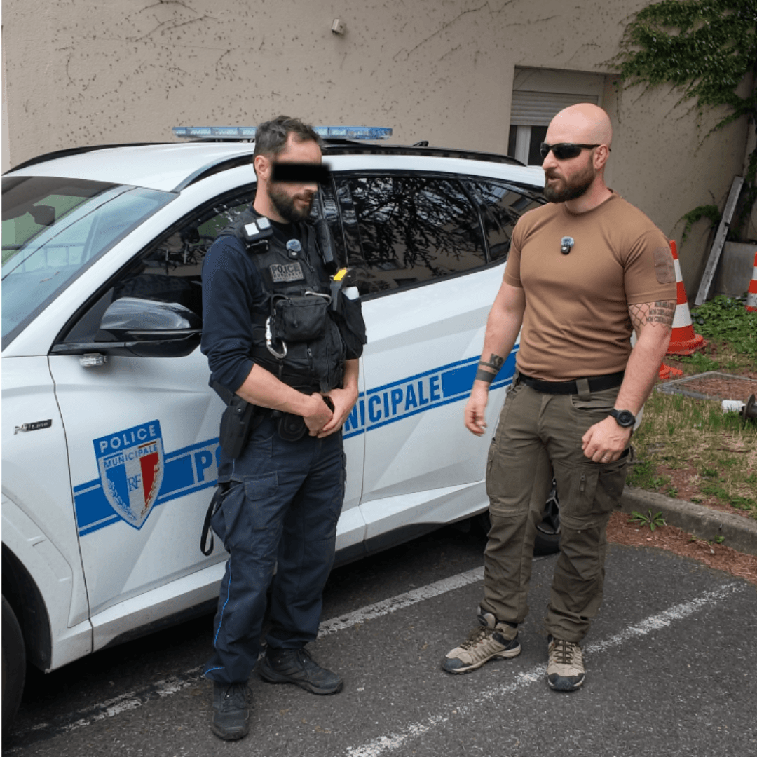 Rééducation d'un chien de police réactif congénère
