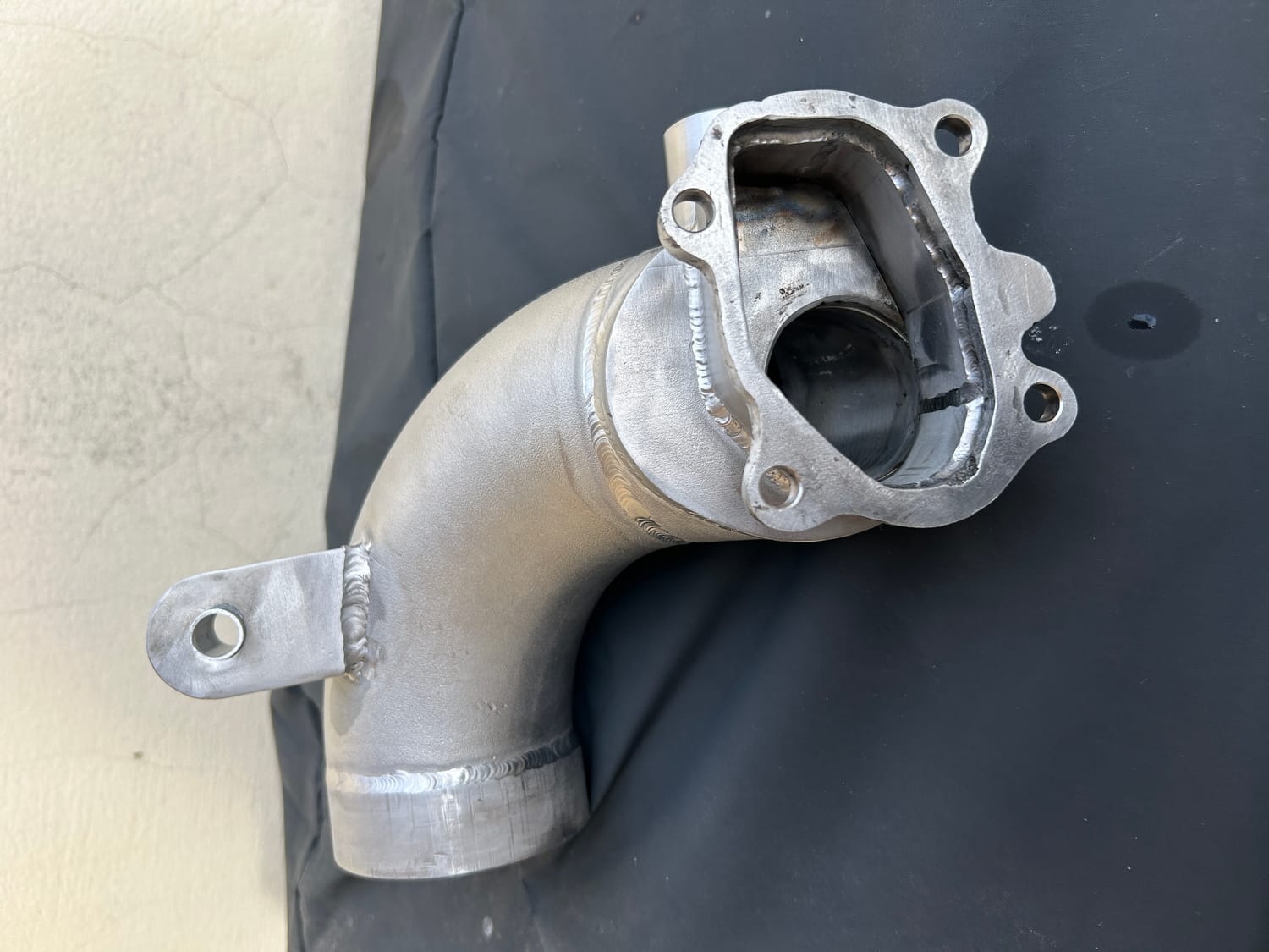 Soudures TIG du coude d’échappement inox TAMD22