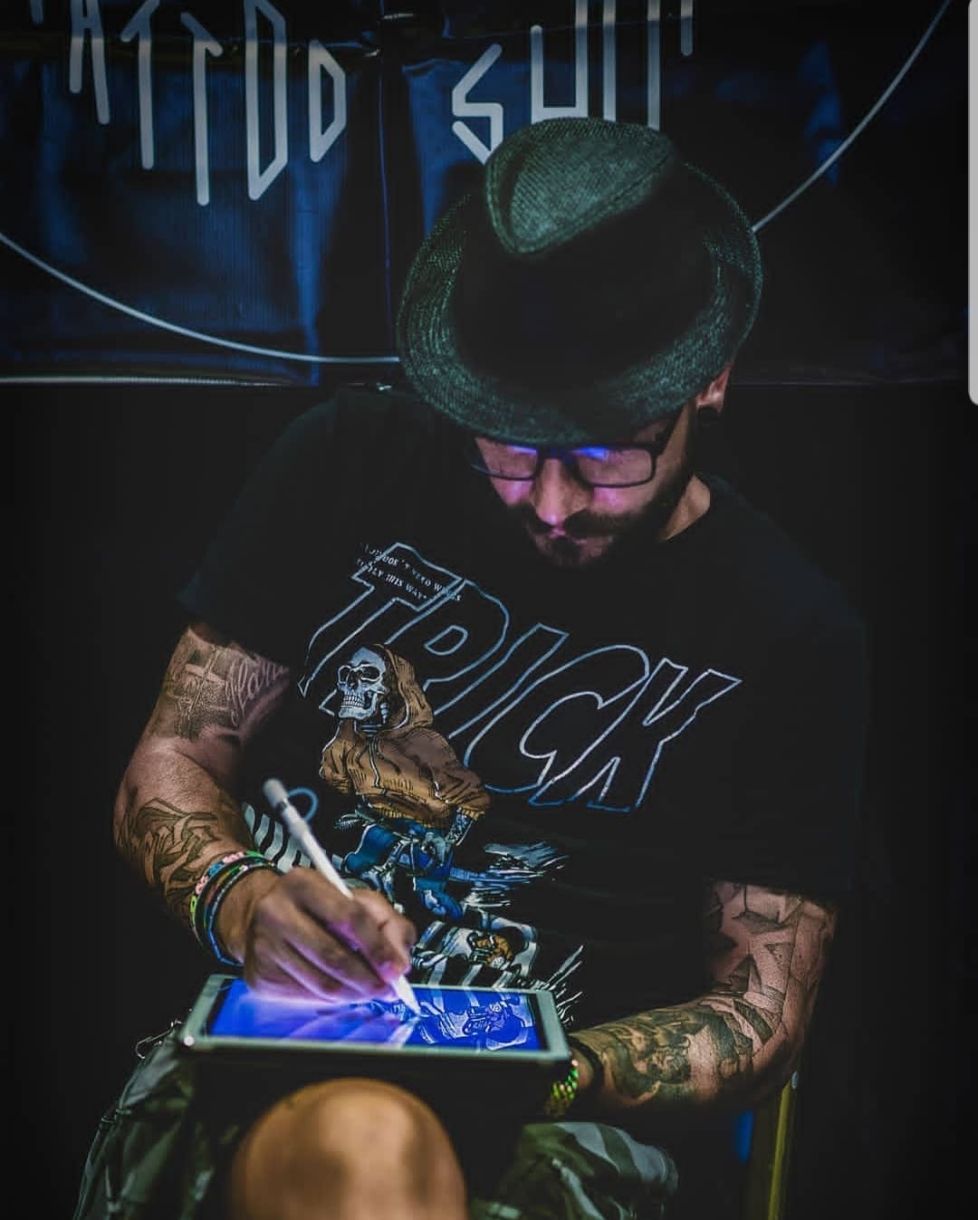 Luca Genesi - Tatuatore Resident