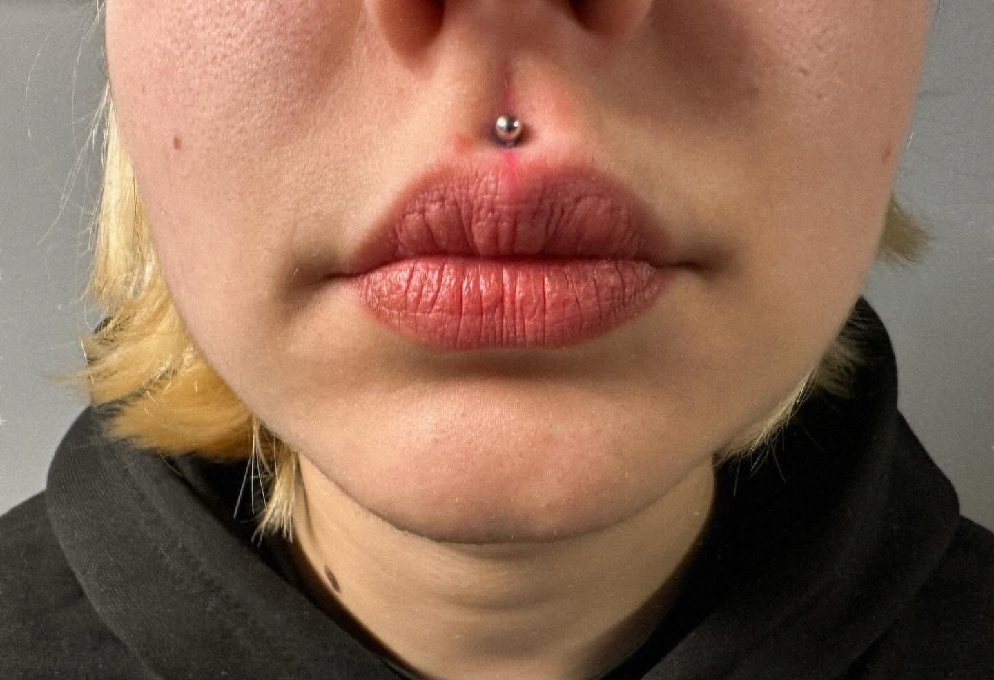 Piercing eseguito da Anna Lebon